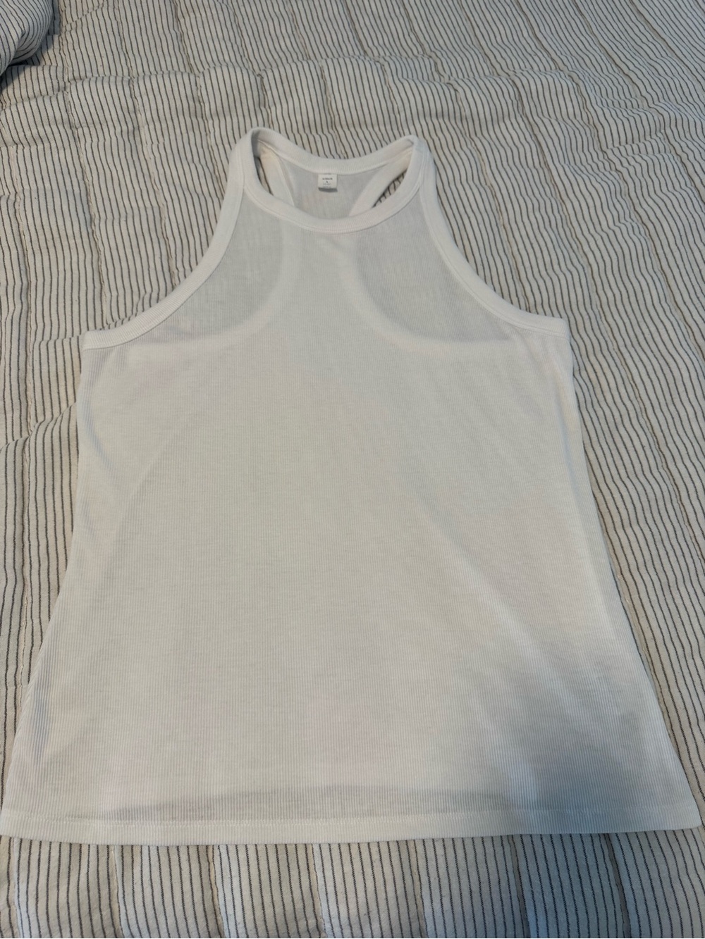 Old Navy UltraLite Racerback Rib-Knit Performance Tank - Picture 3 of 9